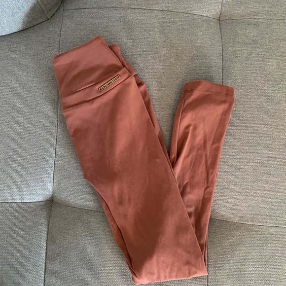 First collection Whitney Simmons x Gymshark - Picture 1 of 3